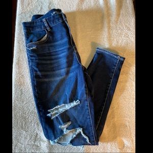 NWOT distressed American Eagle jeggings